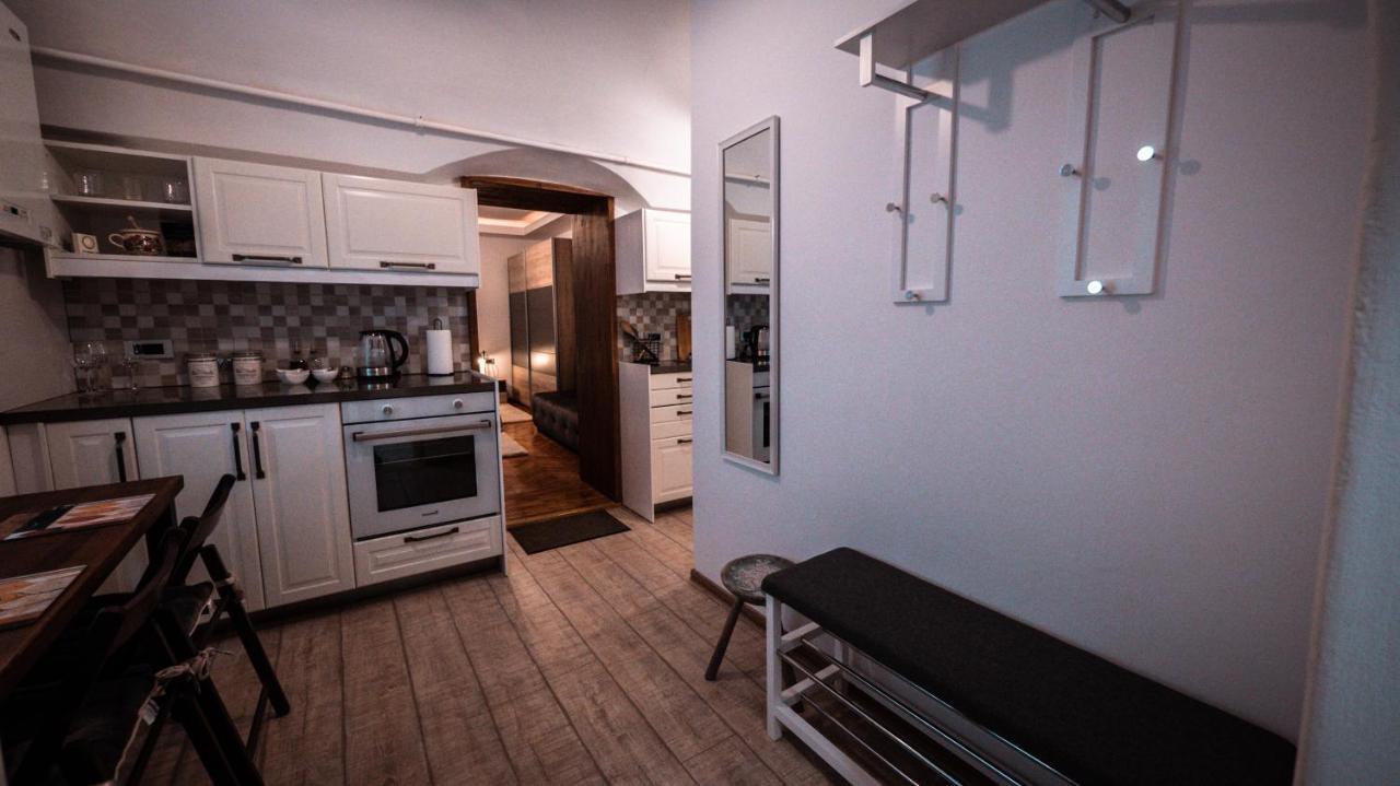 Apartamento La Garcon Braşov Exterior foto