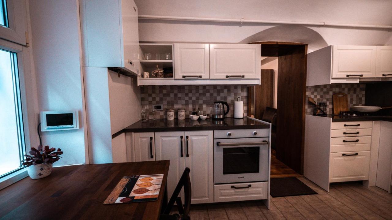 Apartamento La Garcon Braşov Exterior foto